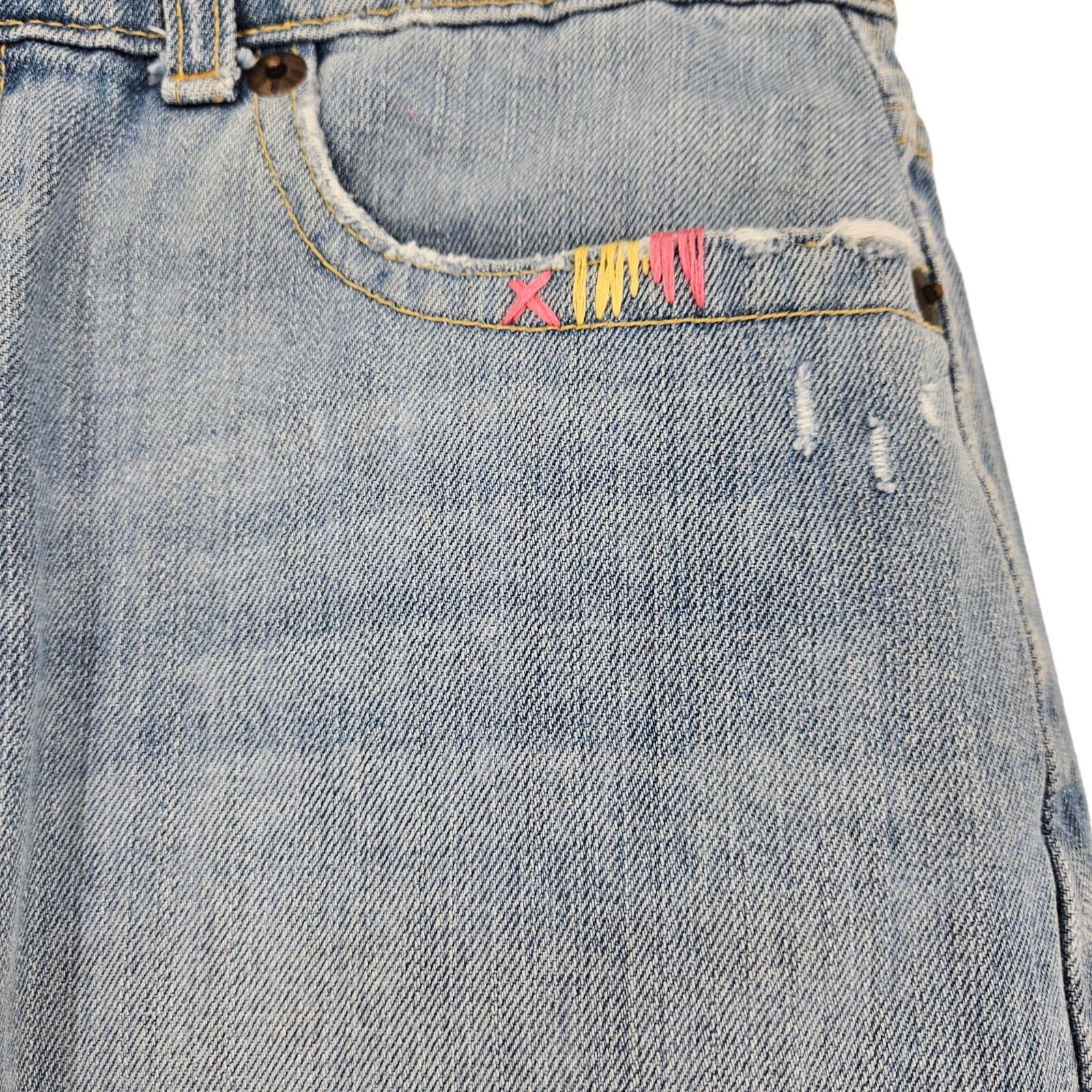 Aeropostale Mini Denim Skirt Medium Wash Distressed Floral Hand Embroidered Sz 4