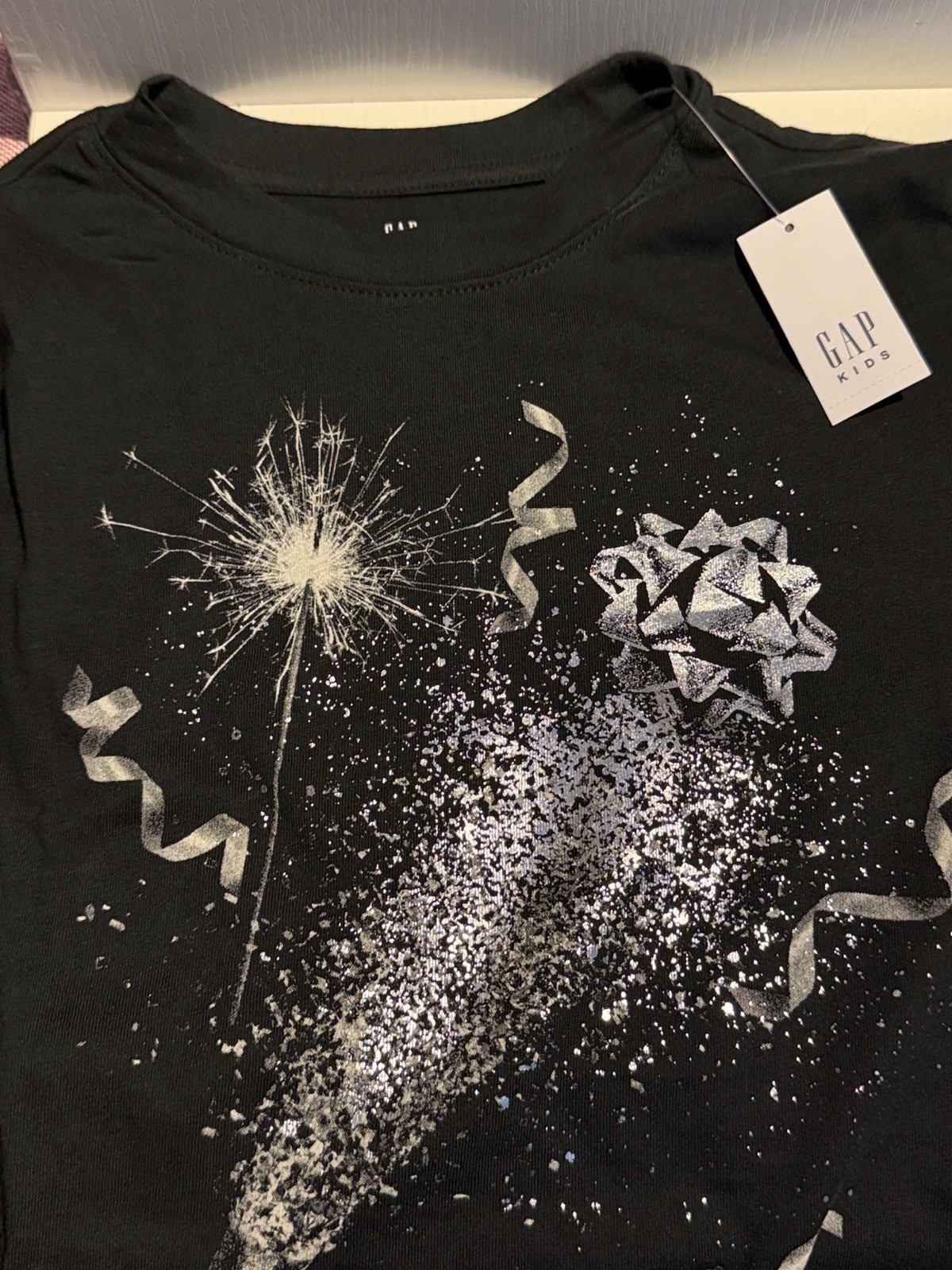 GAP Kids Teens Maternity S Black Long Sleeve Crew Neck Glitter Graphic T-Shirt