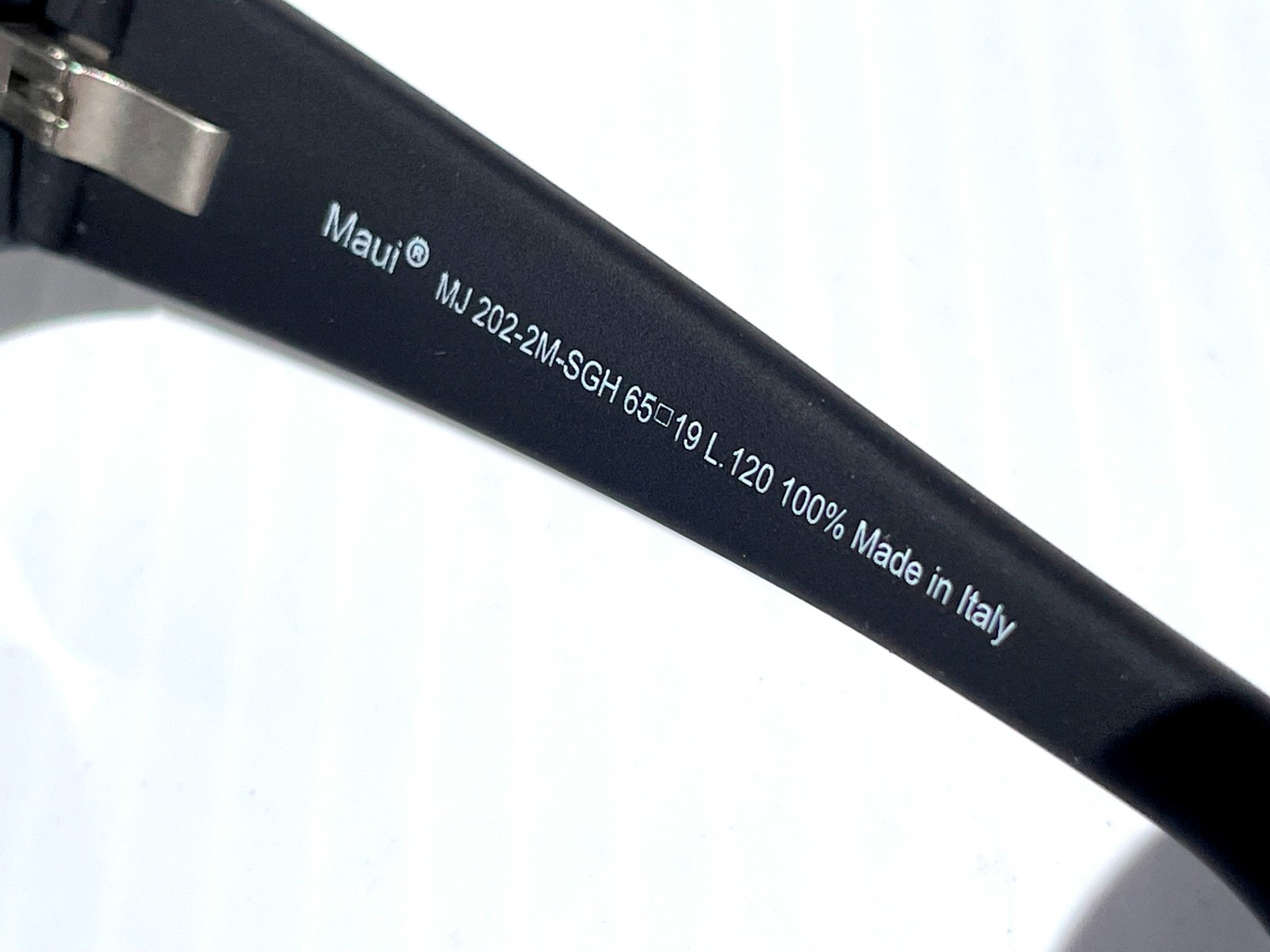 NEW Maui Jim PEAHI Matte Black Rubber POLARIZED Blue GLASS Lens Sunglass B202-2M