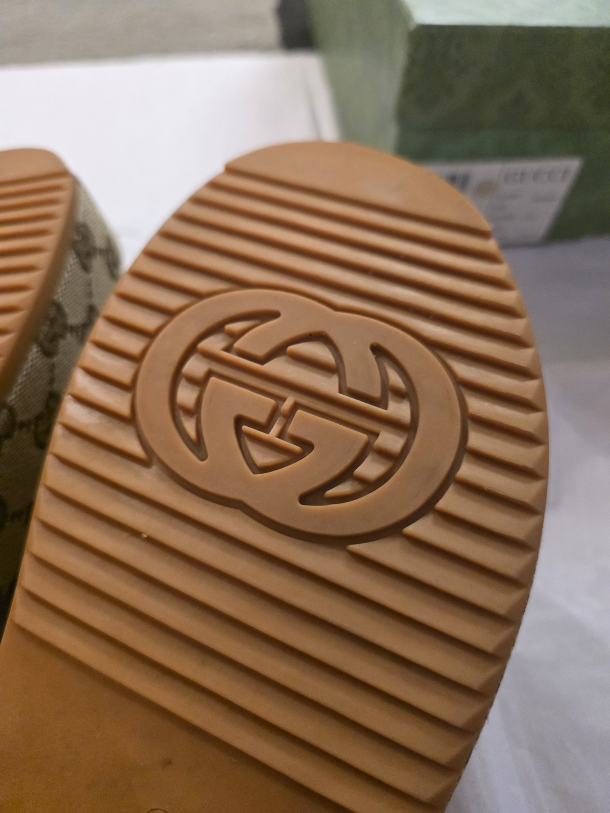 Gucci Platform Slippers Size 40 US 9.5 Women In Box Mint!!