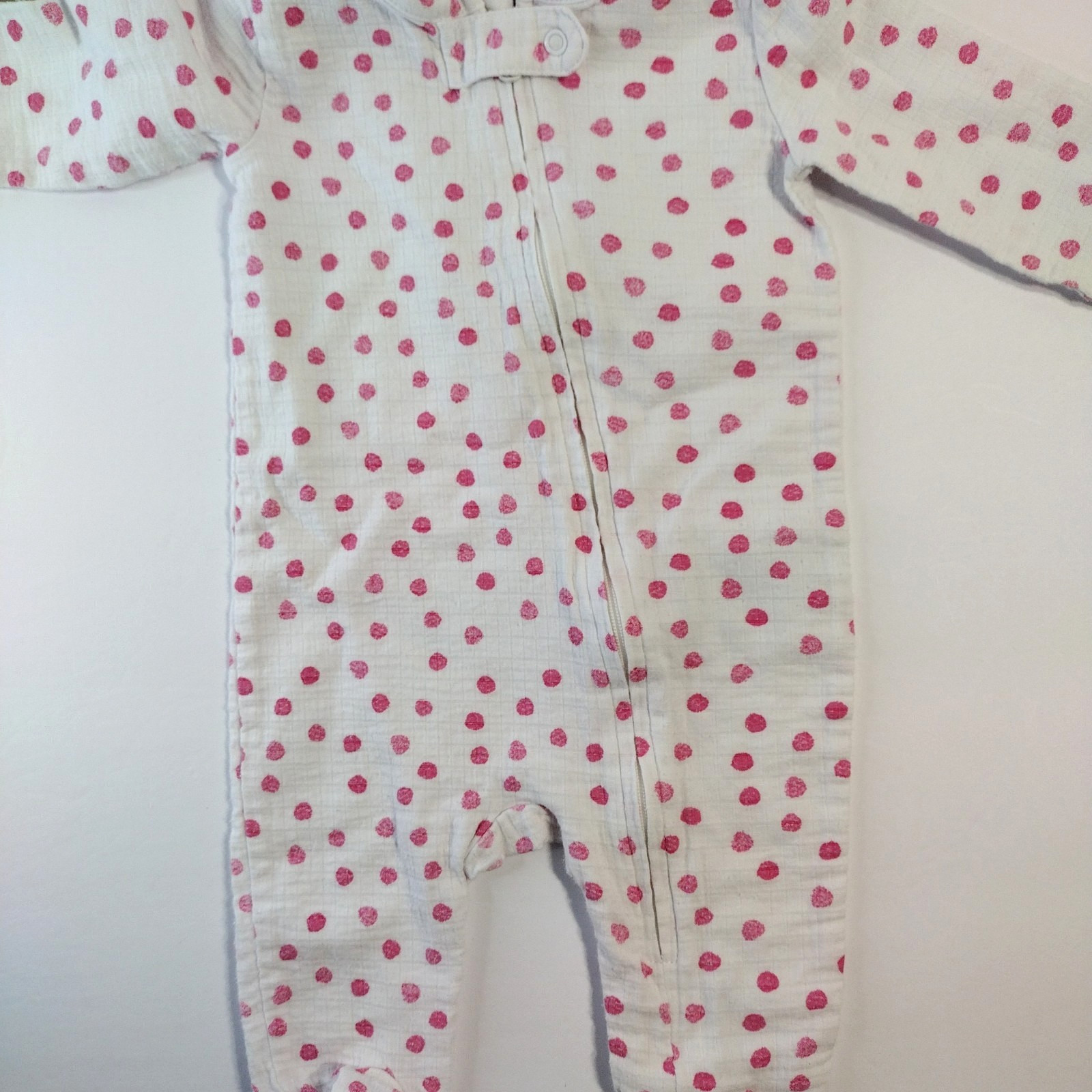 KeaBabies Soothe Zippy Swaddle Wrap 0-3M & Aden Girls Footed Sleeper 0-3M Pink