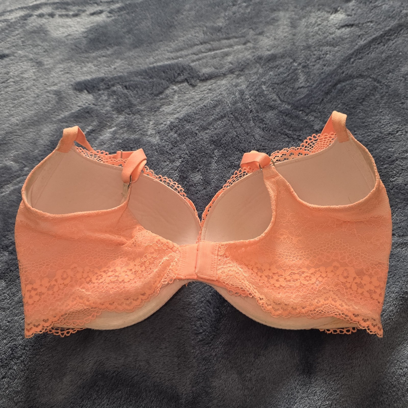 Victoria’s Secret Plunge Bra 32DD Coral Peach Lace Underwire Padded Sexy