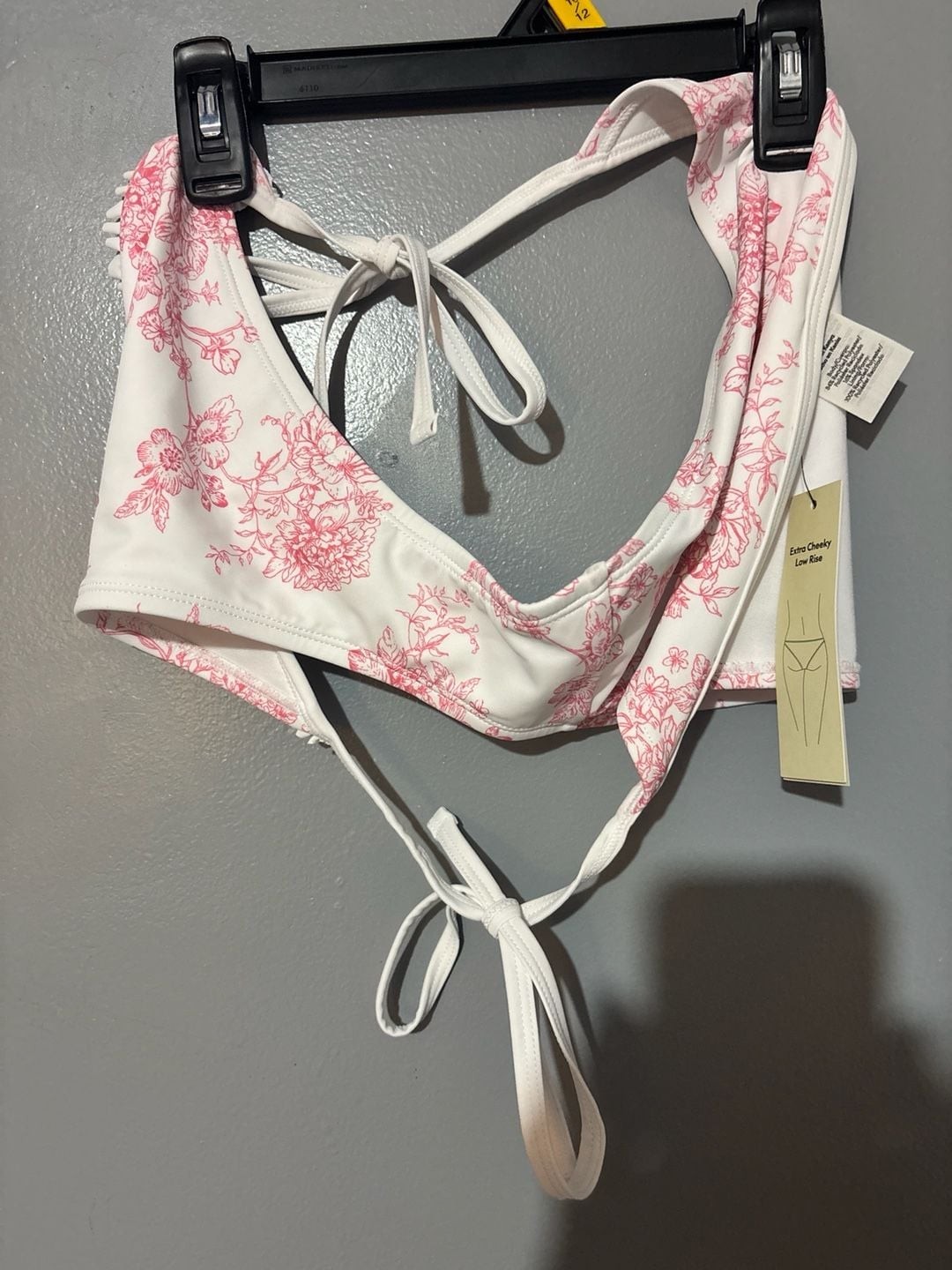 No Boundaries Scenic Route Pink and White Floral Ruffle Bikini Set Large