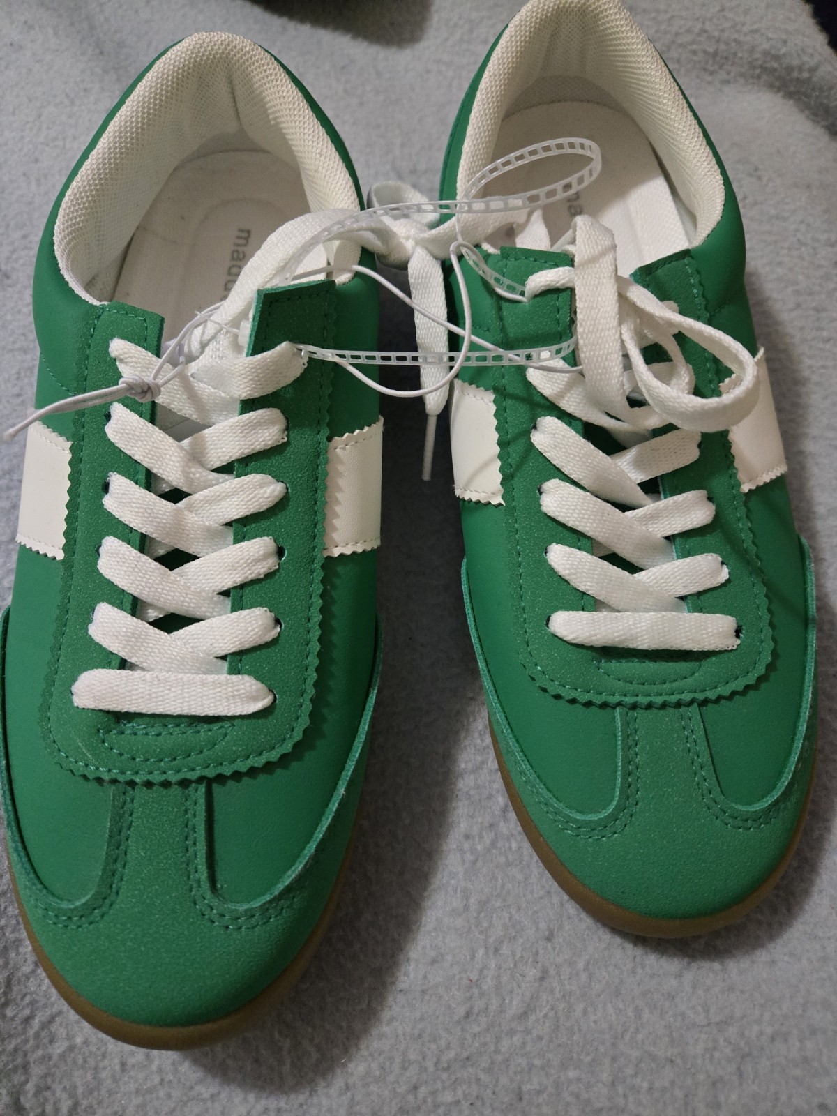 Madden Girl Green White Women’s Athletic Sneakers Lace Up Logo Synthetic Rubber