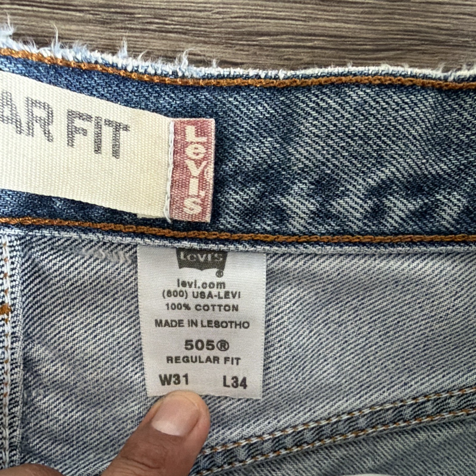 Levi’s 505 Men’s Regular Fit Light Wash Straight Jeans Cotton Denim Distressed