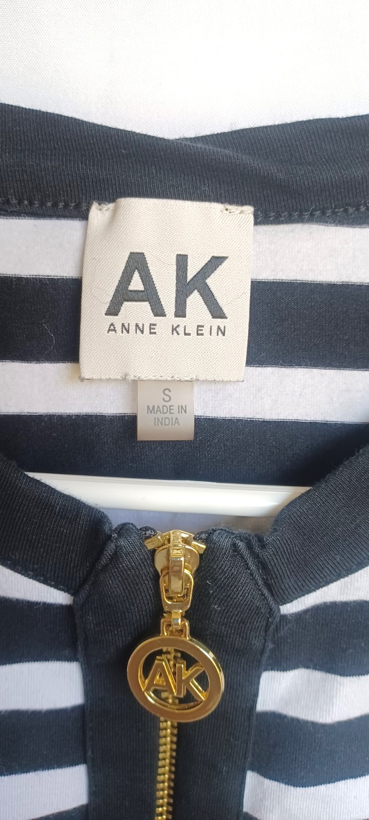 AK – Anne Klein Blouse Small size