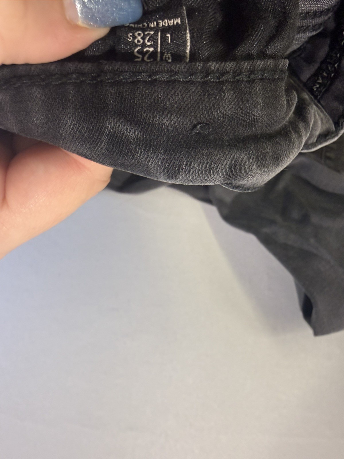 Abercrombie & Fitch Signature Collection High Rise Super Skinny Distress Size 25