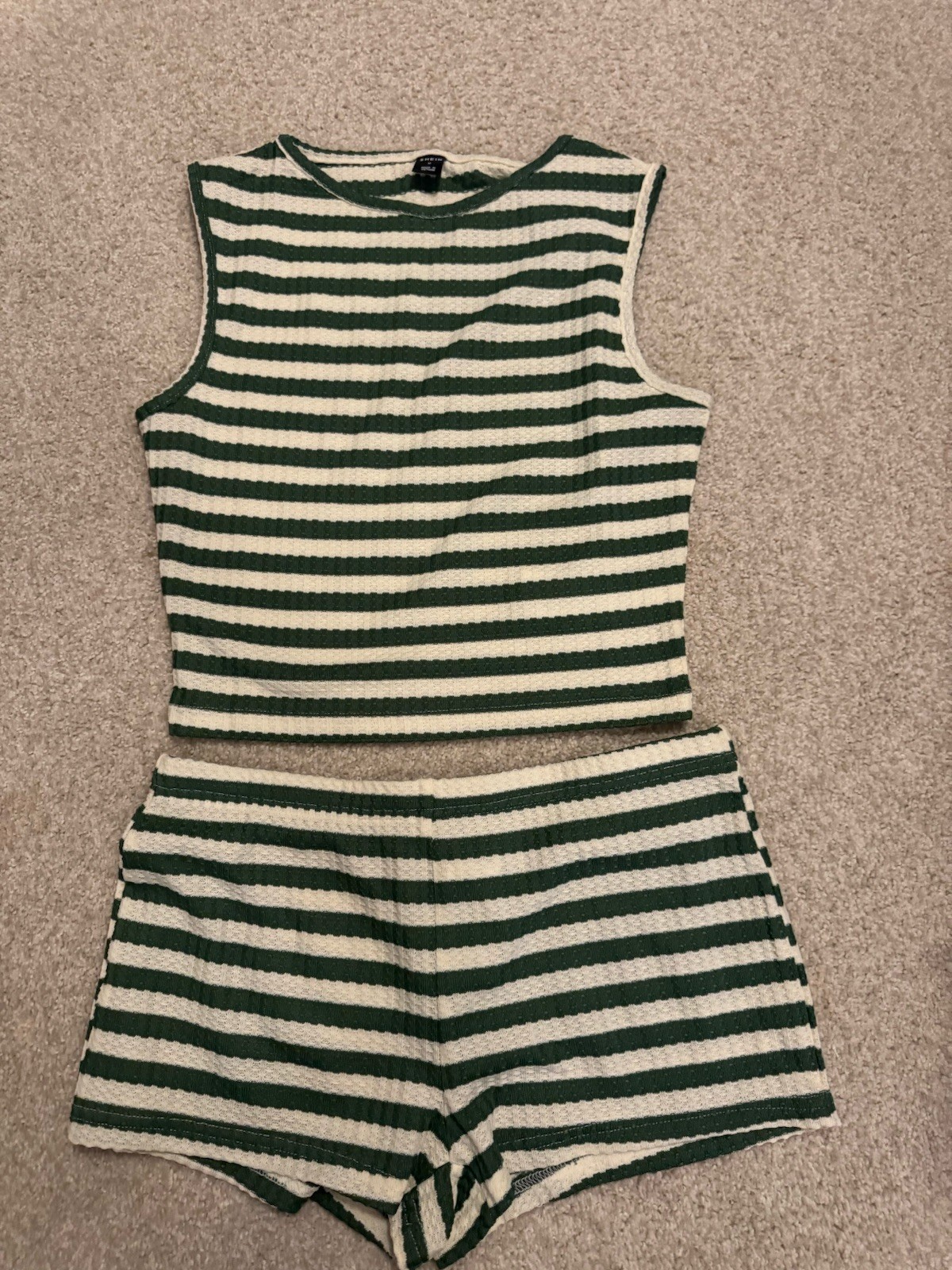 SHEIN Medium Set Green and White