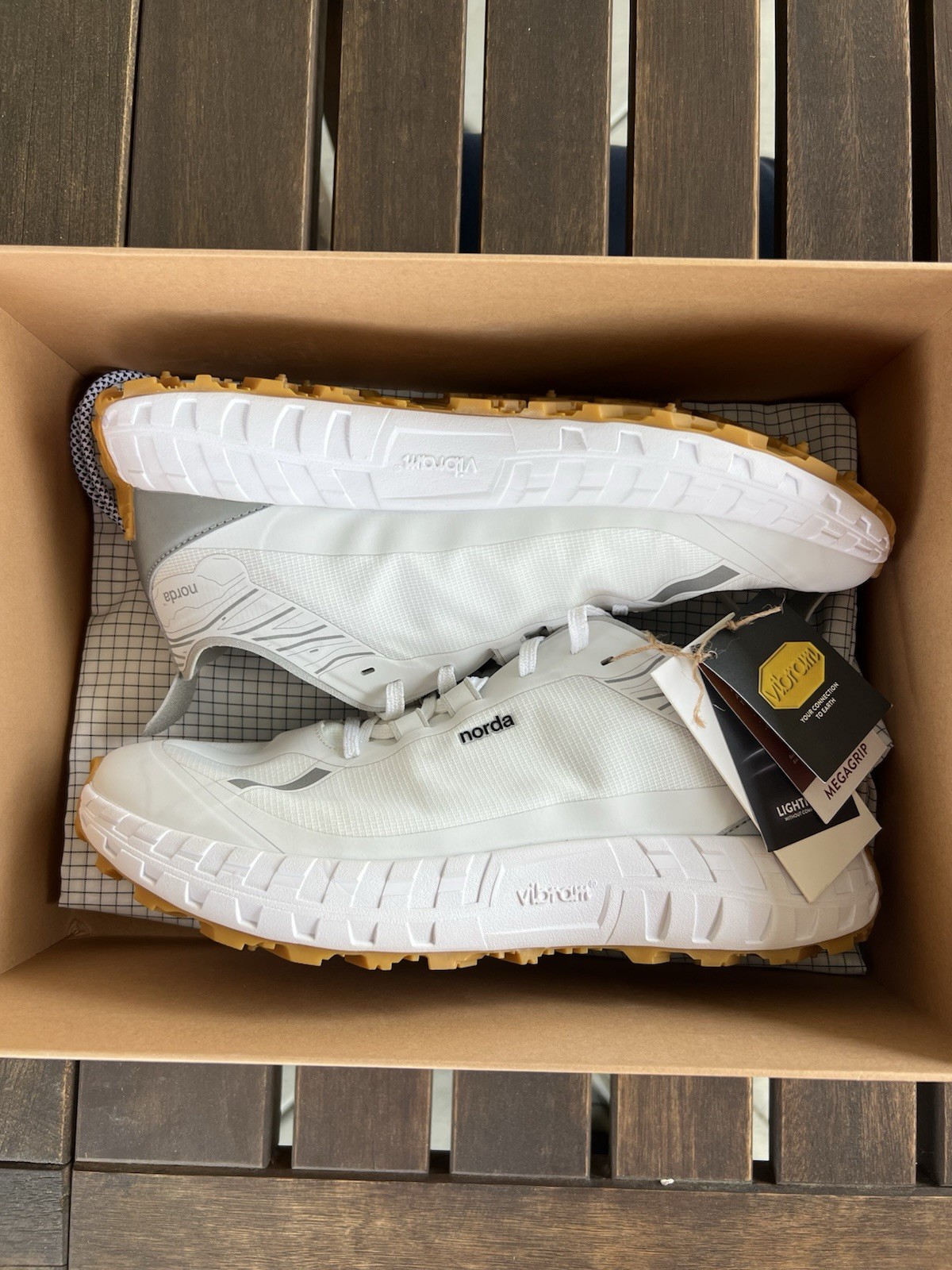 norda 001 Men’s Lace-Up Low Top Athletic Sneaker White/Gray/Gum Rubber US 11