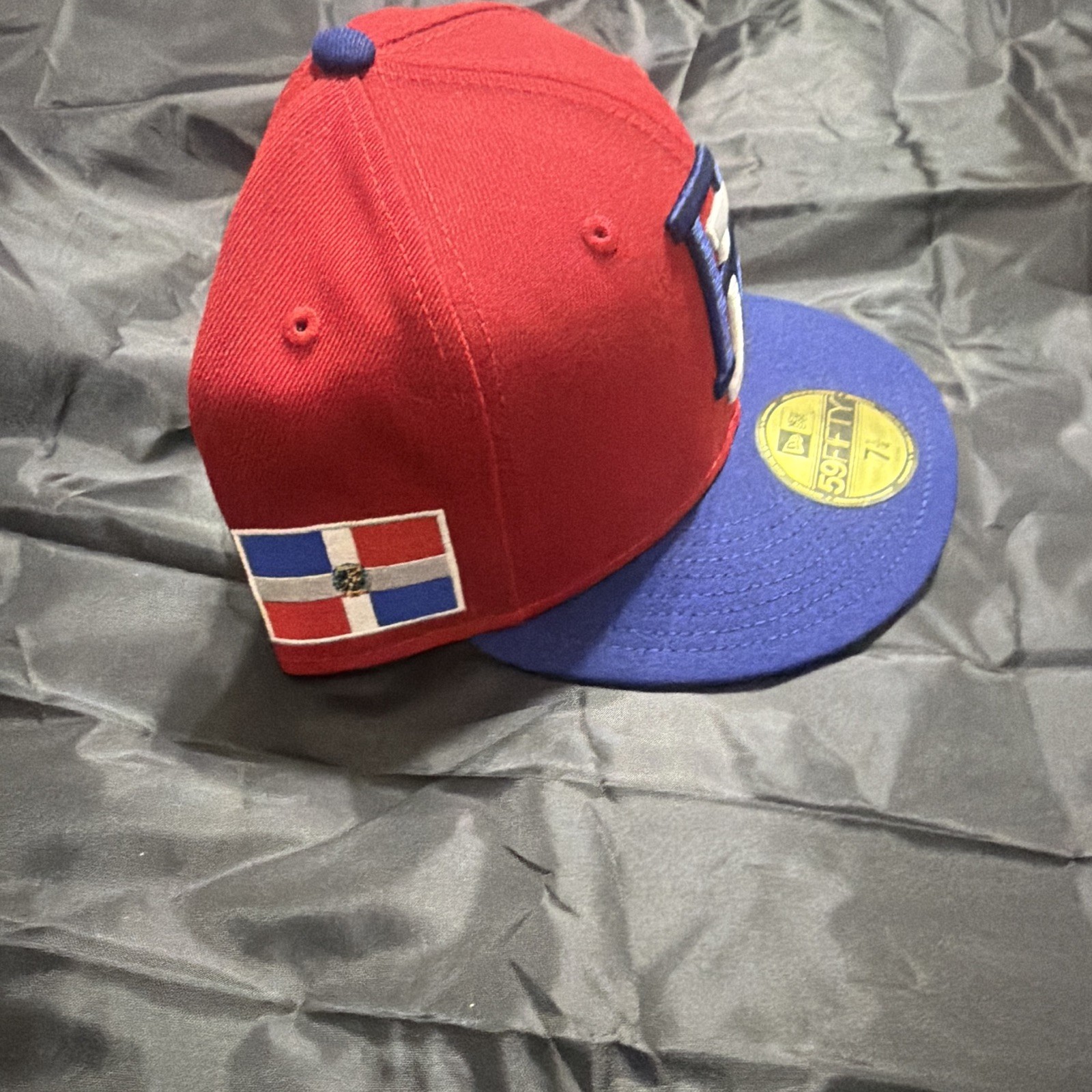 New Era Dominican Republic Flag Patch 59FIFTY Fitted Baseball Cap Men 7 1/4