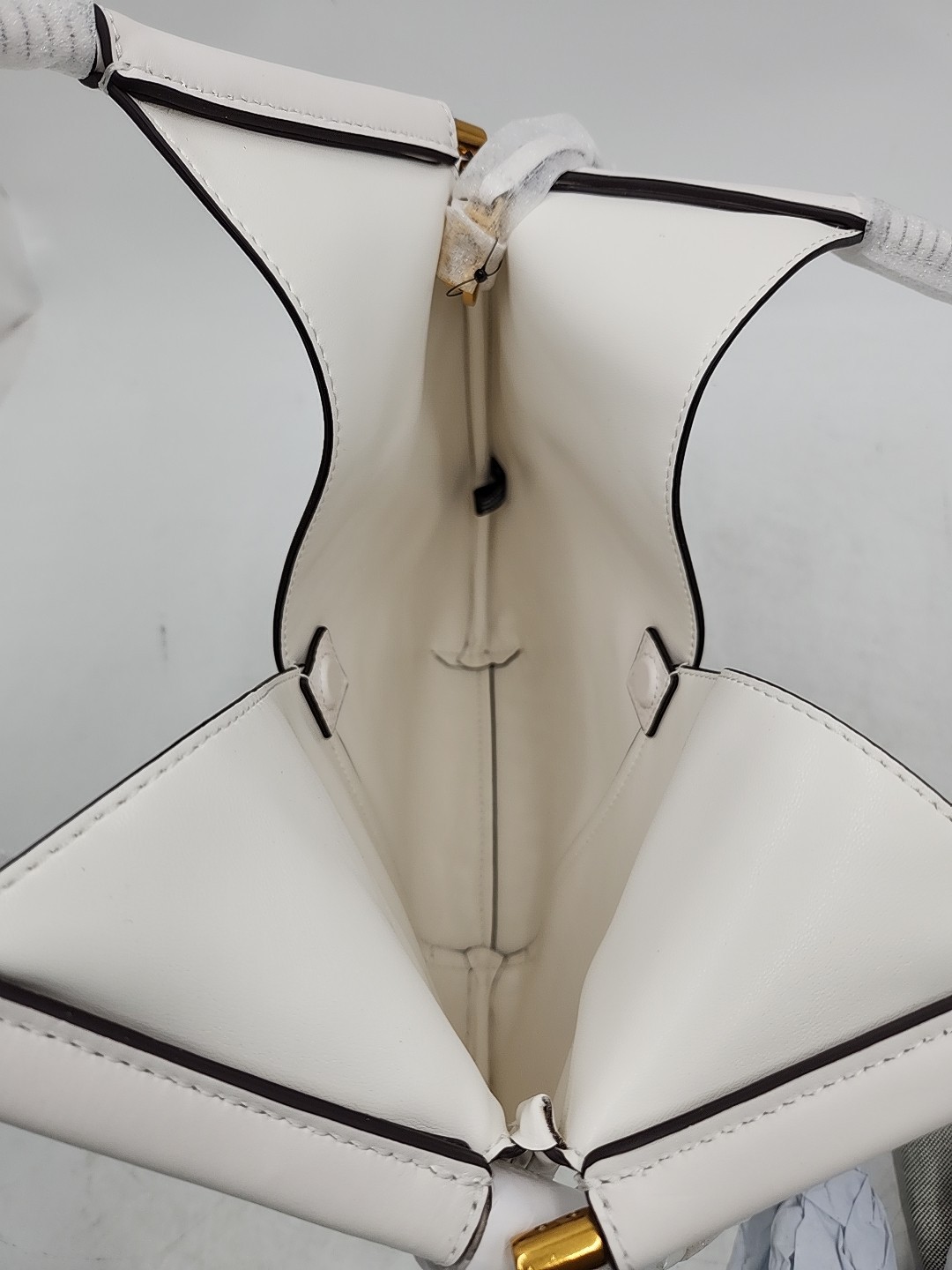 NEW Donna Karan Baldwin Mini Shoulder Bag – Brilliant White