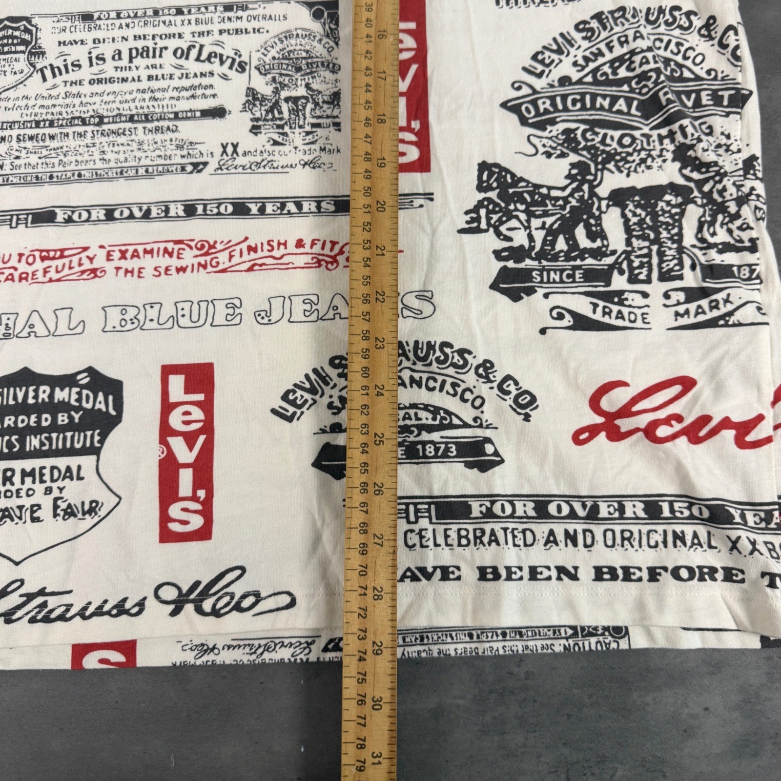 Levi’s Graphic Tee Men L White All Over Print Vintage Fit Heritage Logo T-Shirt