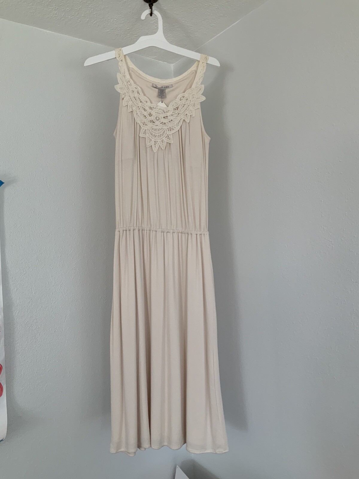 Victoria’s Secret Maxi Dress Lacy Scoop Neck Built In Bra Beige Cream SzS soft