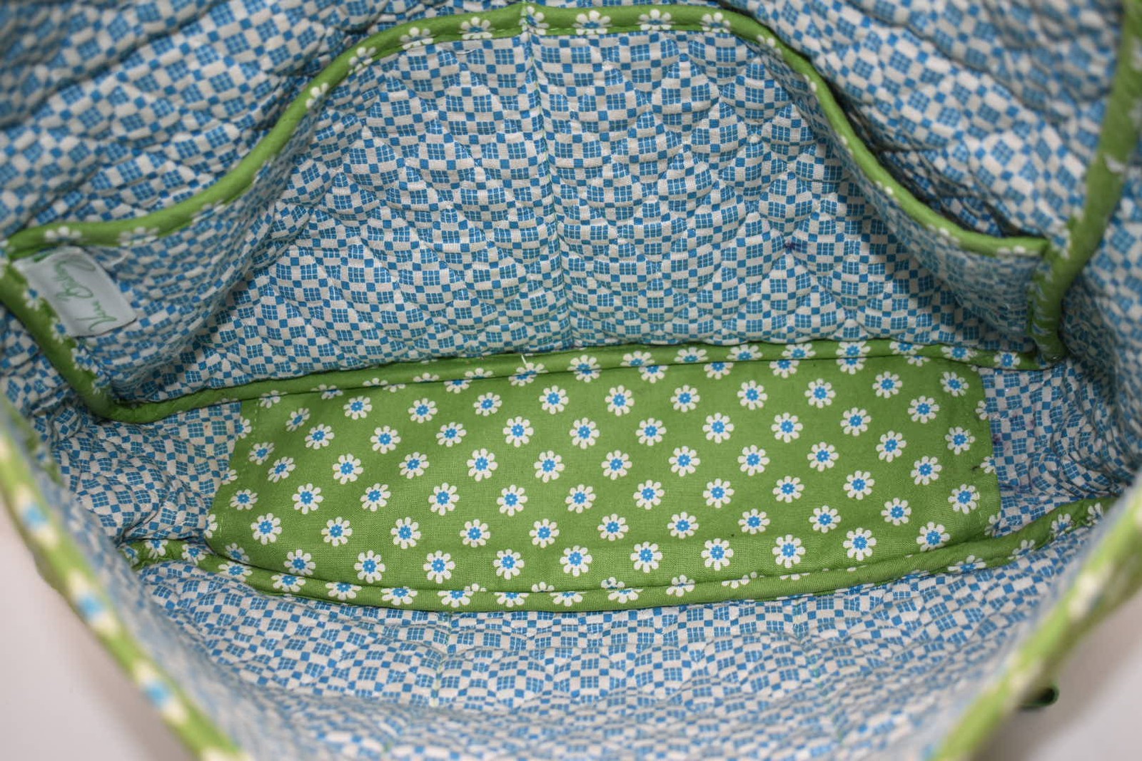 Vera Bradley Commuter Laptop Messenger Bag in “Apple Green” Pattern