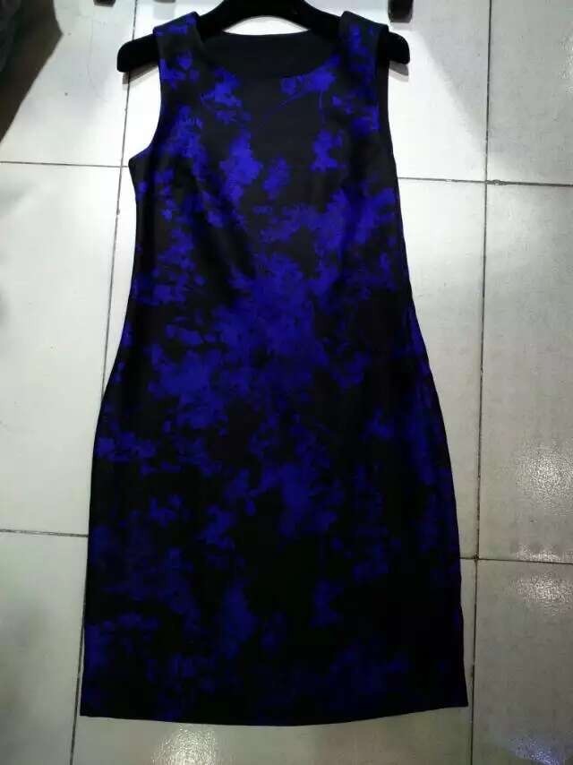 NWOT Diane Von Furstenburg Wool Silk Blend Dress Size 0 Red and Blue Availiable