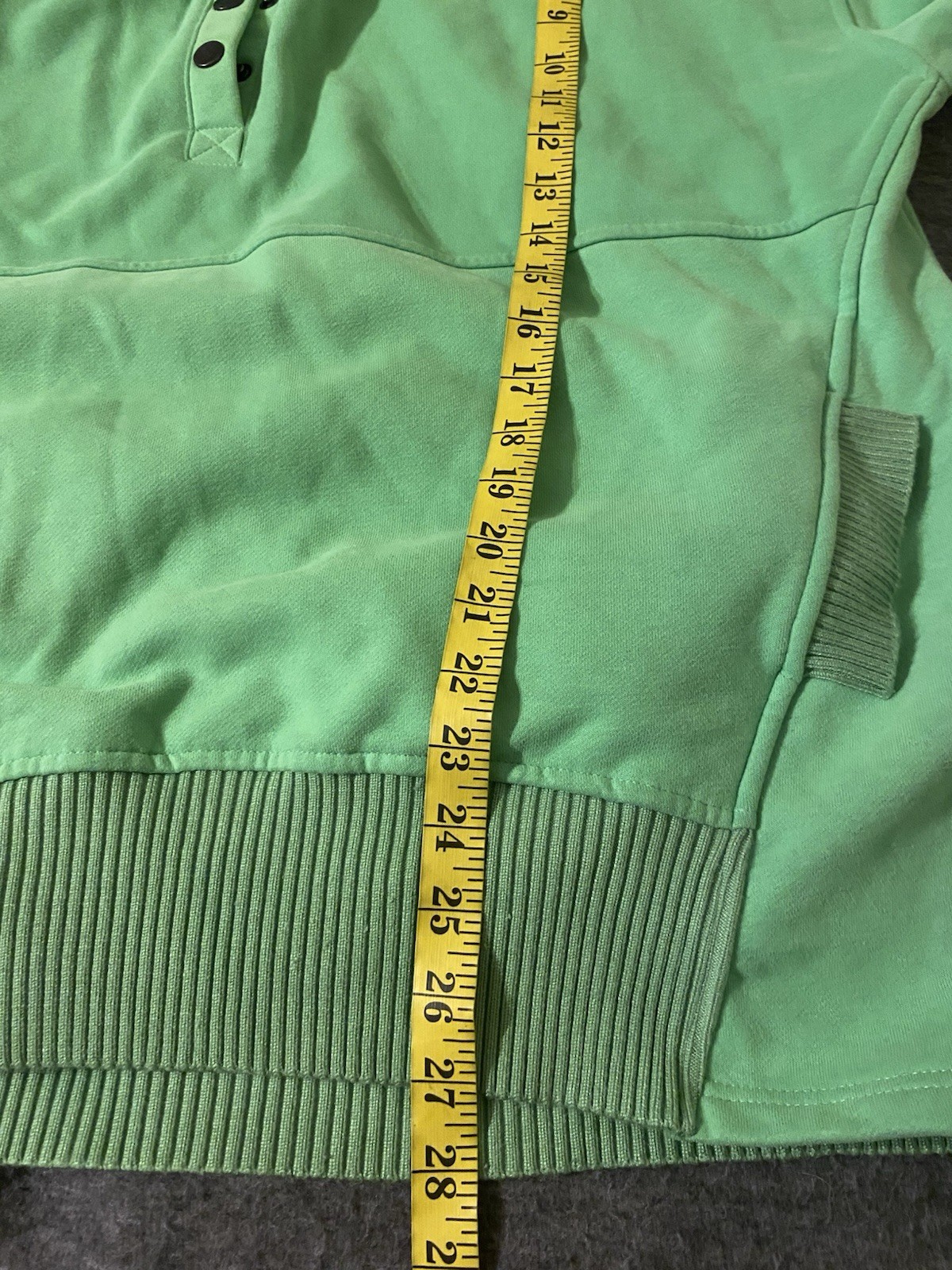 Women’s Oversized Green Sweatshirt Size Medium Tunic Hoodie Pockets Henley NWOT