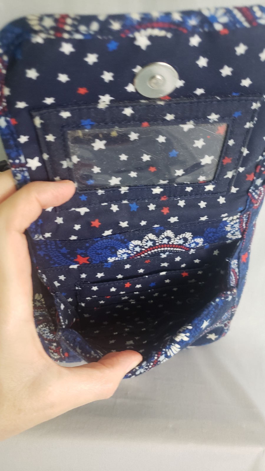 Vera Bradley Cross Body Adj Strap Multiple Pockets With Card Holders