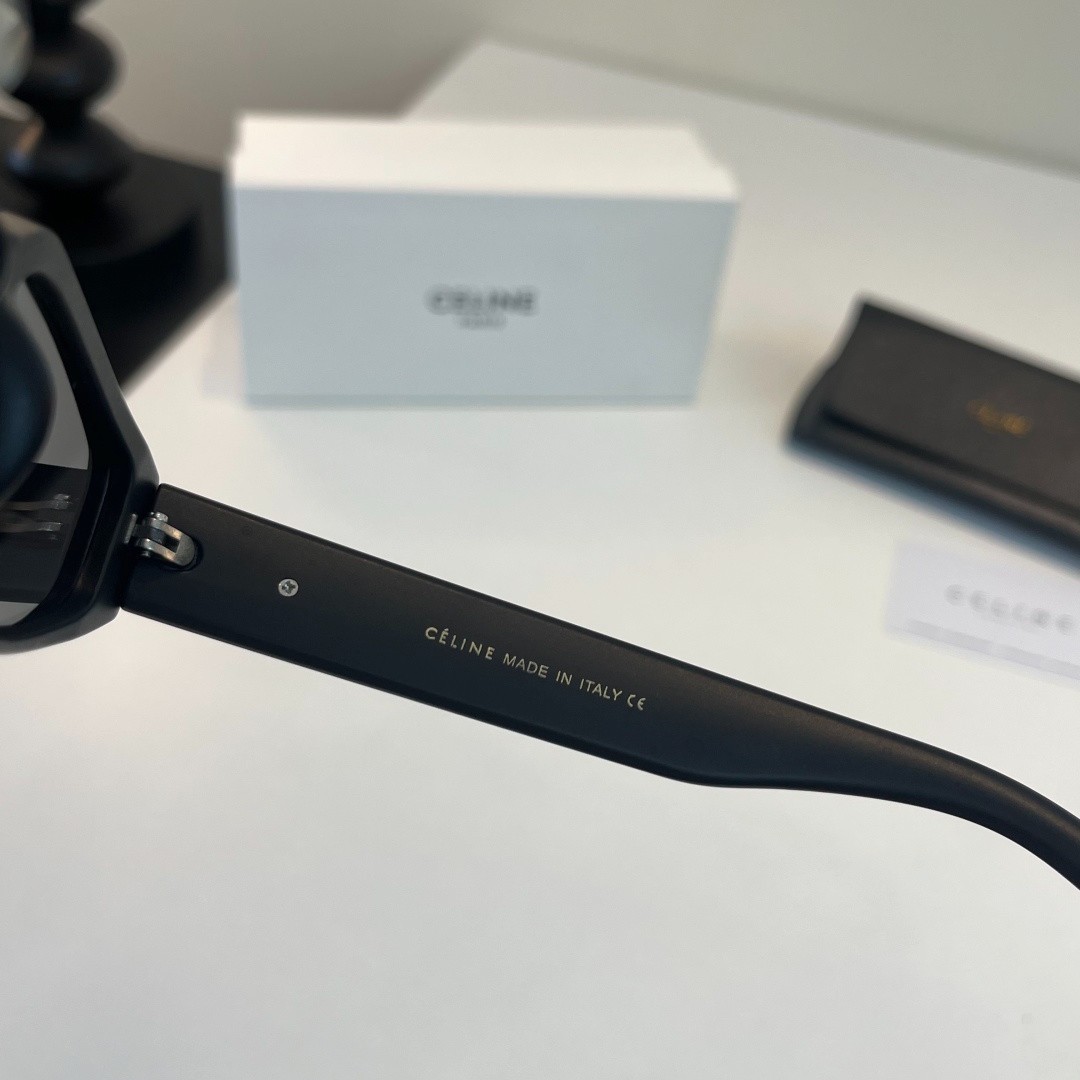 Celine CL40282U 01B Triomphe Sunglasses Black Silver Logo 53‑18‑140