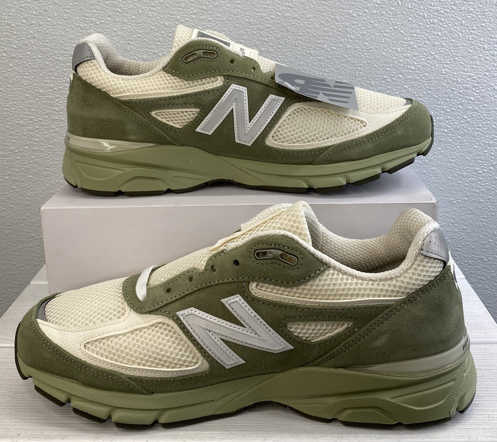 New Balance Made In USA 990v4 Men’s Size 9.5 Olive Leaf Suede Athletic Sneakers