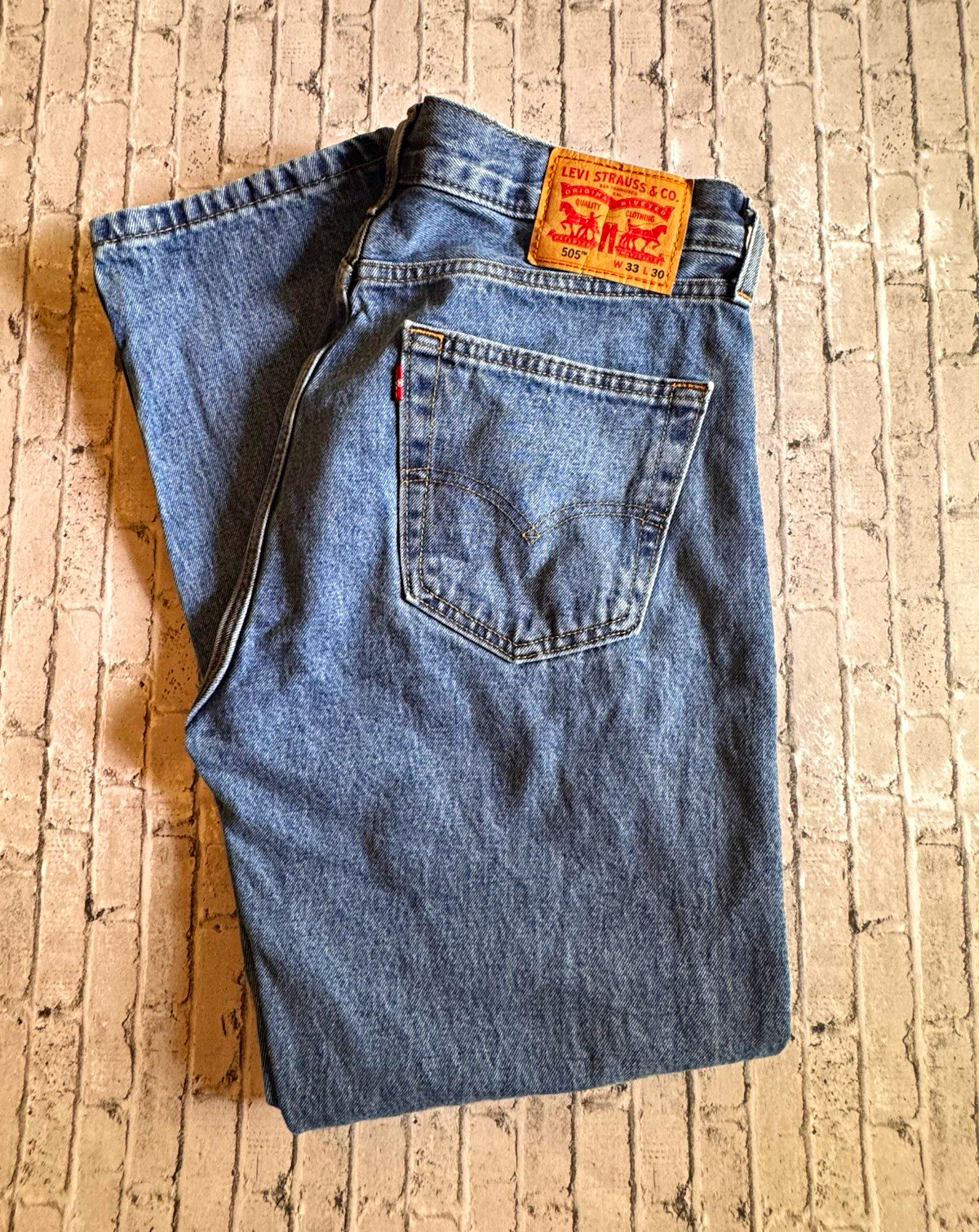 Levi’s Men’s Denim Jeans Regular Fit Mid Rise Straight Leg 5-Pocket 505 33×30