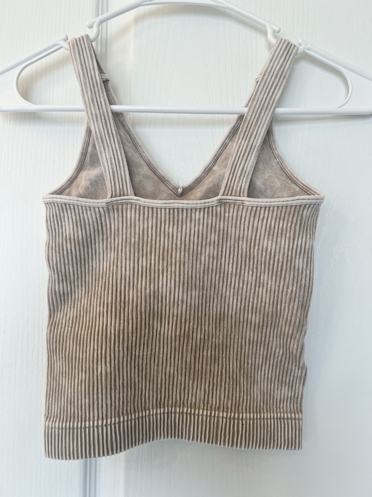 Zenana Beige Ribbed Knit V-Neck Wide Strap Tank Top L/XL w/Built in Bra