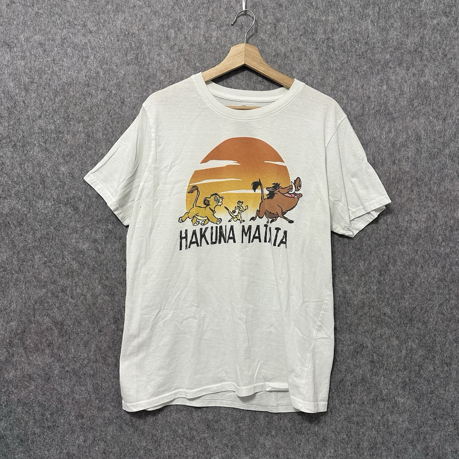 Disney Lion King Hakuna Matata Unisex Graphic T-Shirt Simba Timon Pumbaa Size L