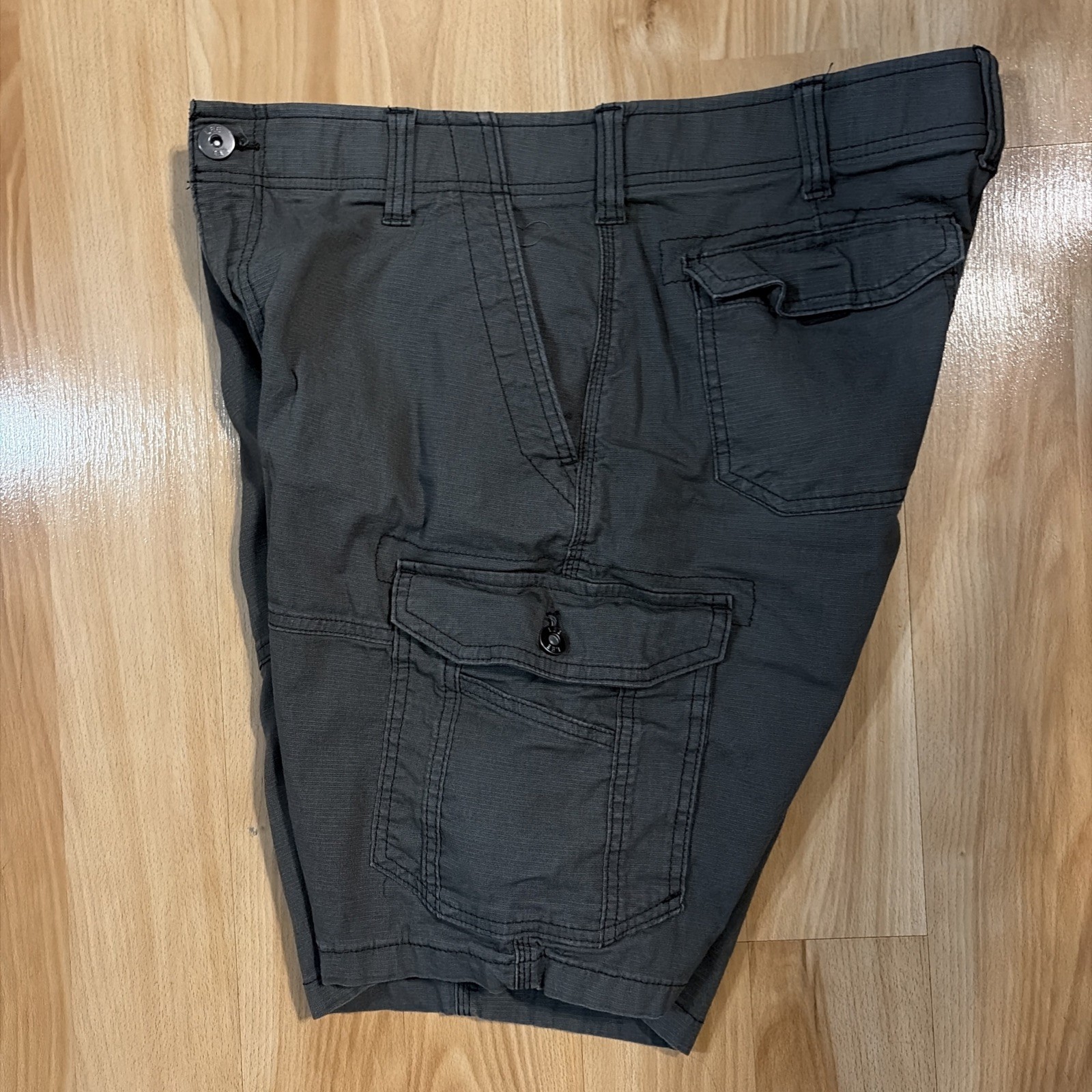 Lee Extreme Motion Mens Cargo Shorts 34 Gray Stretch Utility Pockets 6