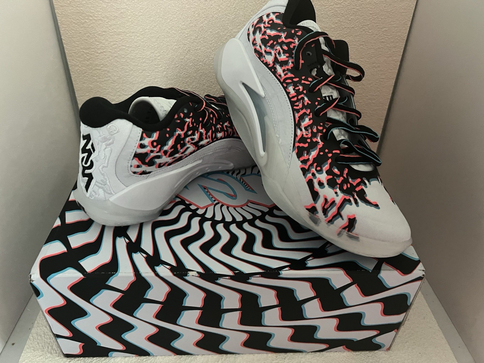 Jordan Zion 3 NRG (GS) Basketball Low Top Sneakers White/Black/Red/Blue 5Y