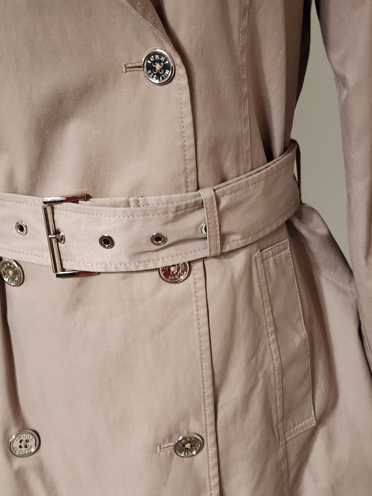 Tommy Hilfiger Double-Breasted Khaki Trench Coat Belt Hood Pockets Size Med EUC