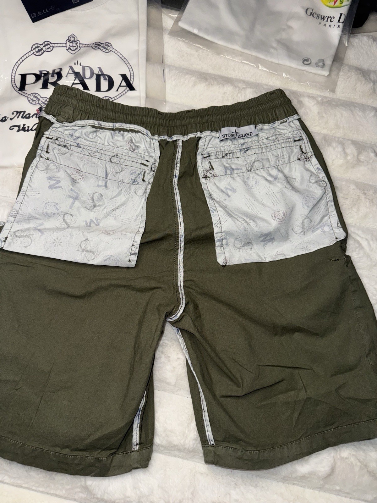 Stone Island Men’s Green Cotton Cargo Shorts Logo Badge Drawstring Cargo Pockets