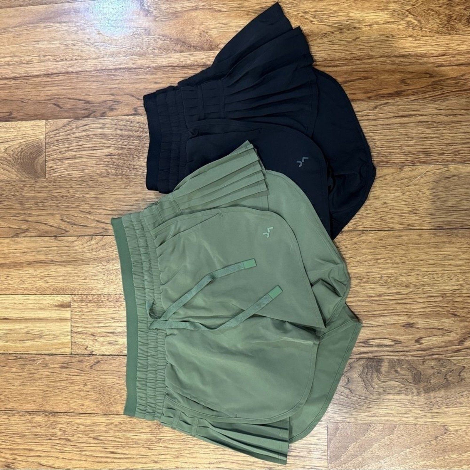 JOY LAB Shorts Xsmall black green 2 pairs Highrise Pleated Side