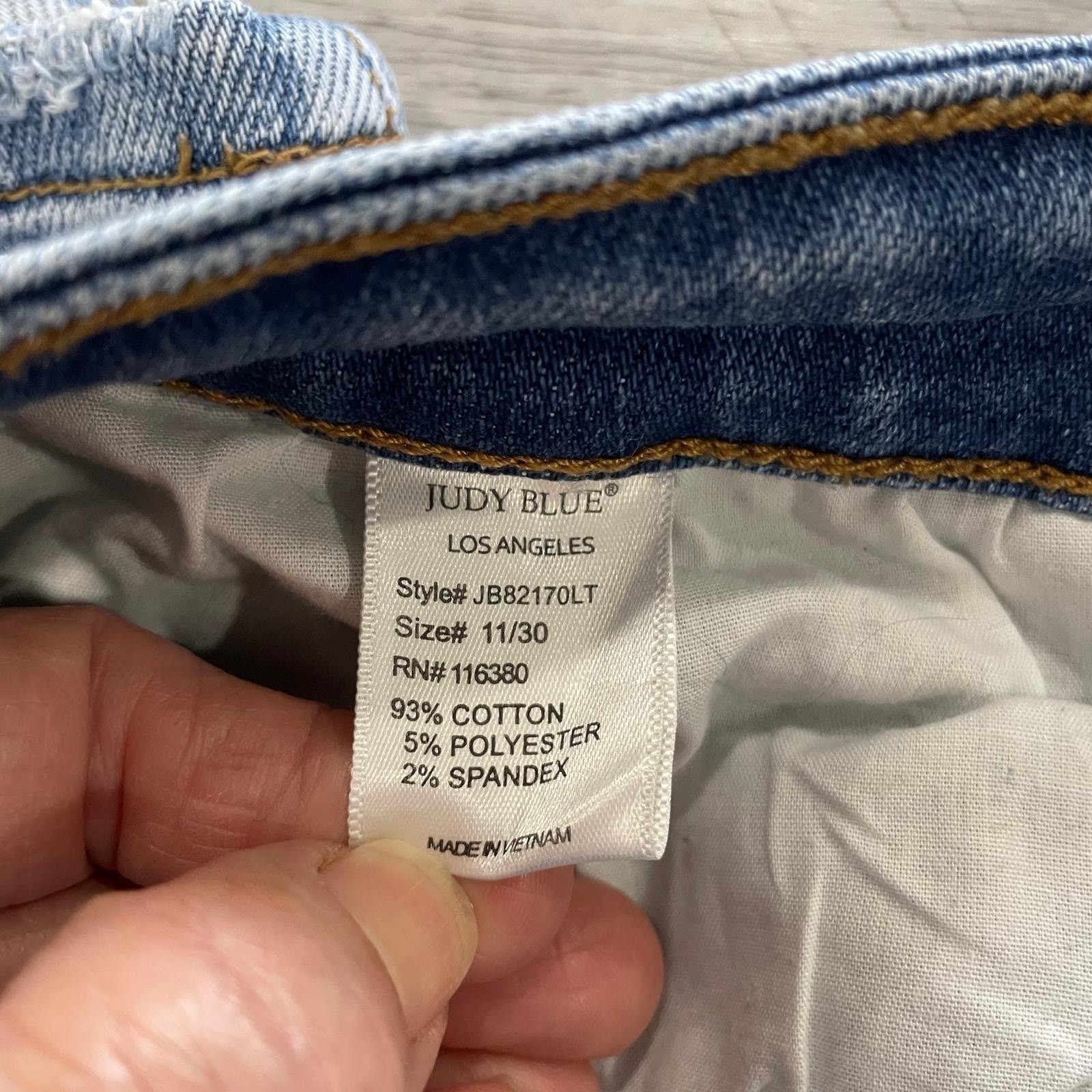 Judy Blue Destroyed Boyfriend Denim Jeans Womens Size 11/30 Blue JB82170LT Pants