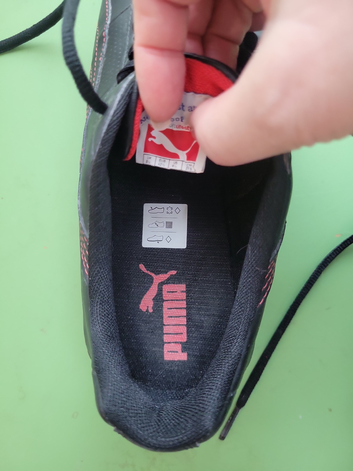 Puma Model 303389 10 REPLI CAT Leather SIZE 9.5 Black With Red Stitching
