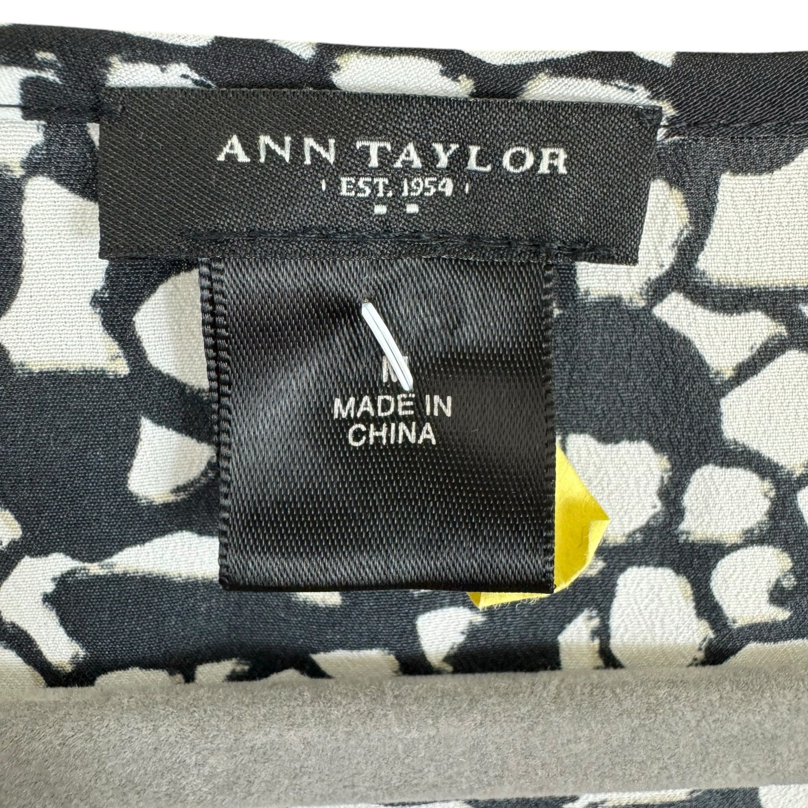 Ann Taylor Black White Lightweight Cap Sleeve Pullover Blouse Size M