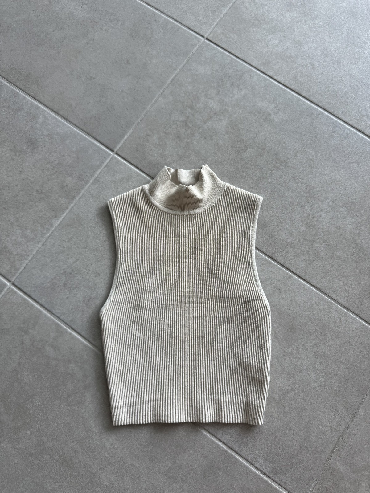 BABATON By Aritzia Sculpt Knit Mockneck Tank Size 2XS Ribbed Knit Crop Nude $68