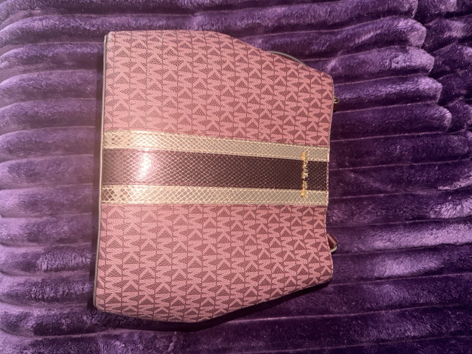 Michael Kors Signature Logo Pink/Gold Crossbody Bag Magnetic, Detachable Strap