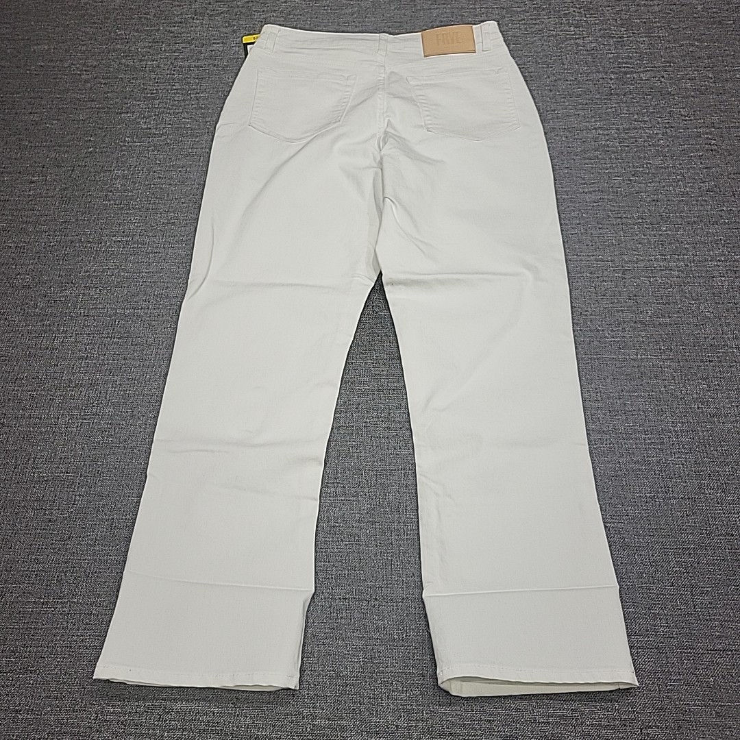 Frye Women’s Button Zip Fly High Rise Jeans with Pockets Size 6/28 Off White