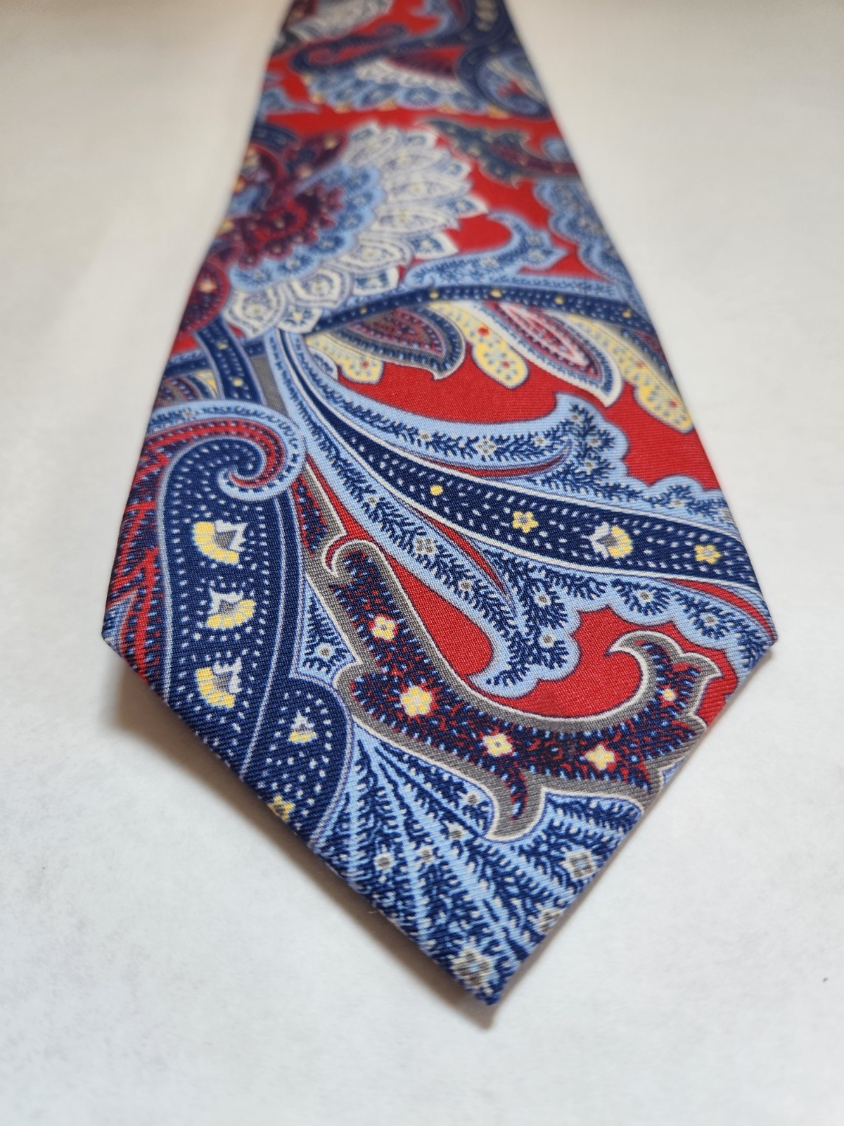 Daniel Cremieux Men’s Silk Tie Handmade 7 Fold, Italy Red/Blue Paisley