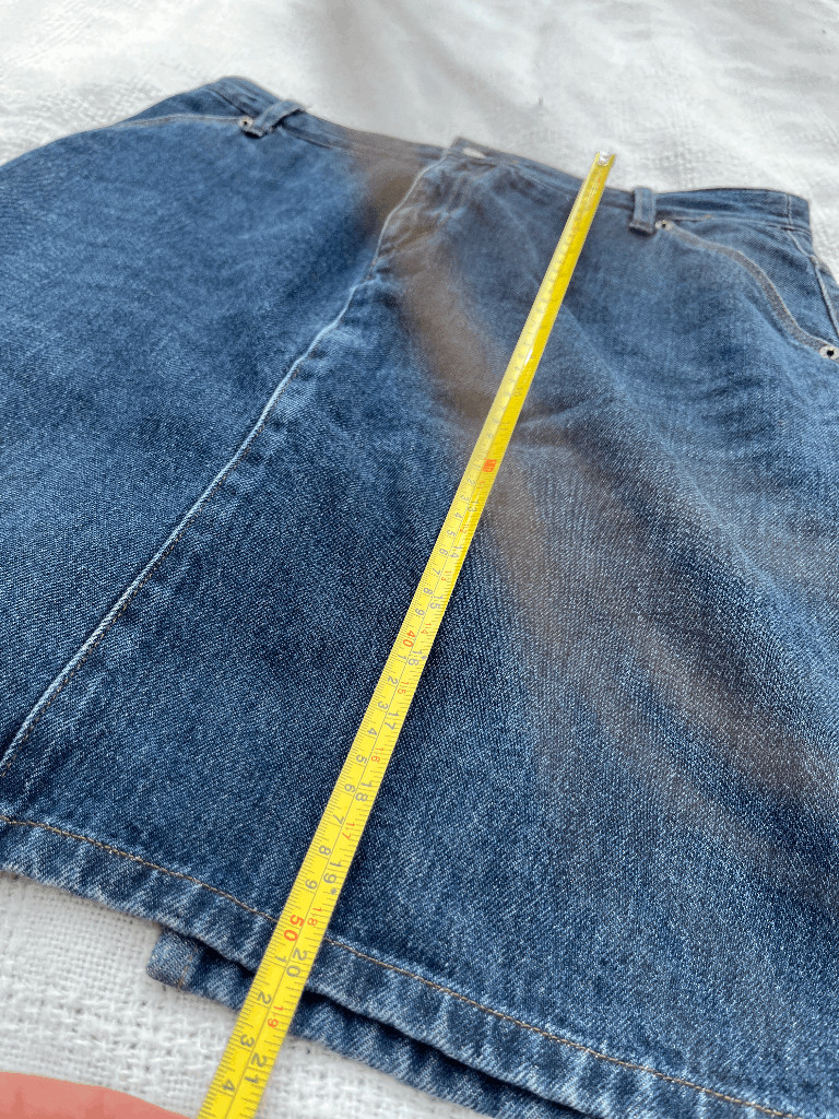 Levi’s 2002 Made in Hong Kong Denim Mini Skirt Y2K Americana Size 10