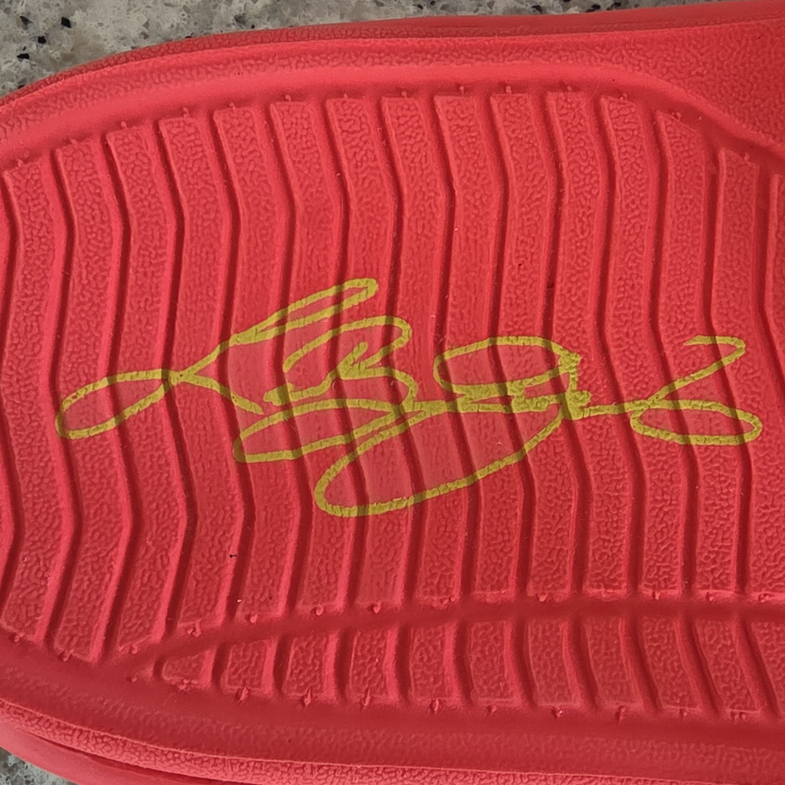 Vintage Nike LeBron James Air Max Slide Hyper Punch / Volt Cushion Men’s US 10