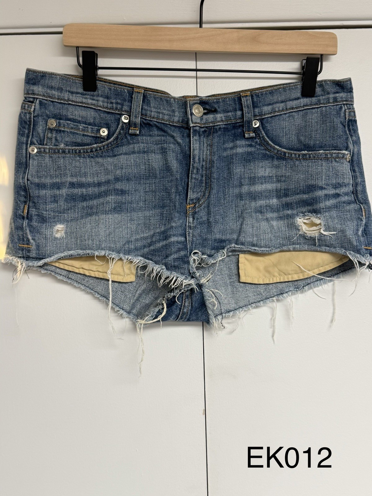 rag & bone JEAN Mila Shorts Moss Distressed Raw Hem Denim Size 29 W1911K800