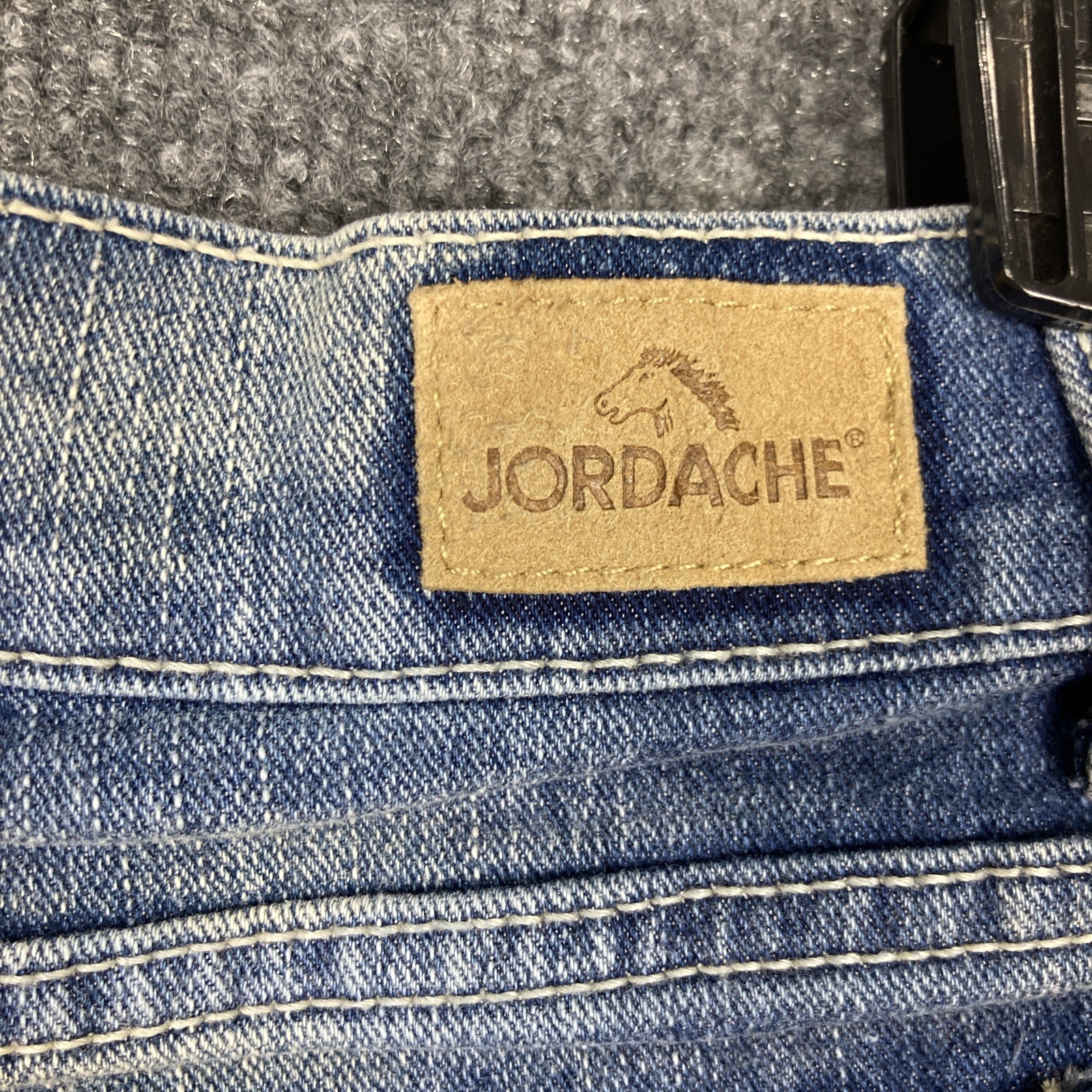 Jordache Girls Size 8 Medium Wash White Ivory Flowers 4″ Inseam Jean Shorts EUC