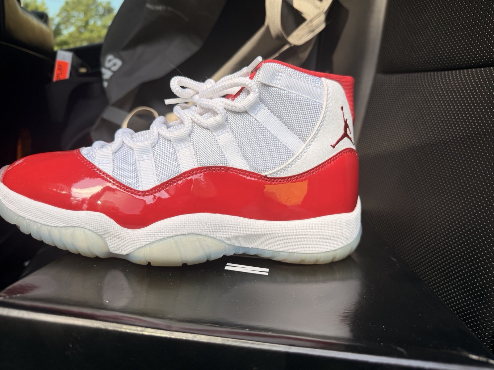 Jordan Air Jordan 11 Retro High Cherry White/Varsity Red Sneaker CT8012-116