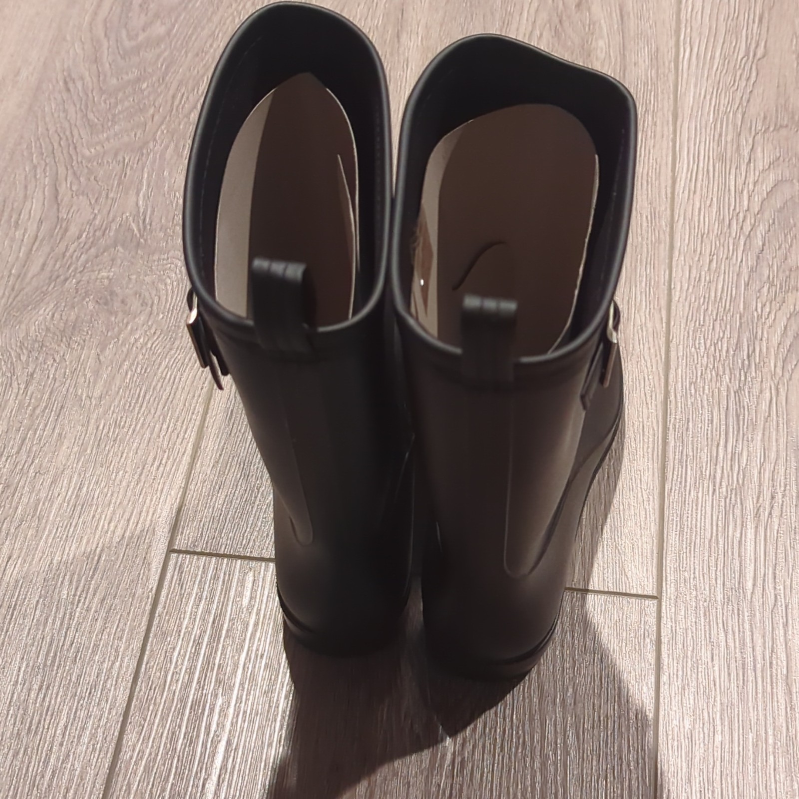 Capelli New York Women’s Black Matte Rubber Mid-Calf Rain Boots Buckle 7M