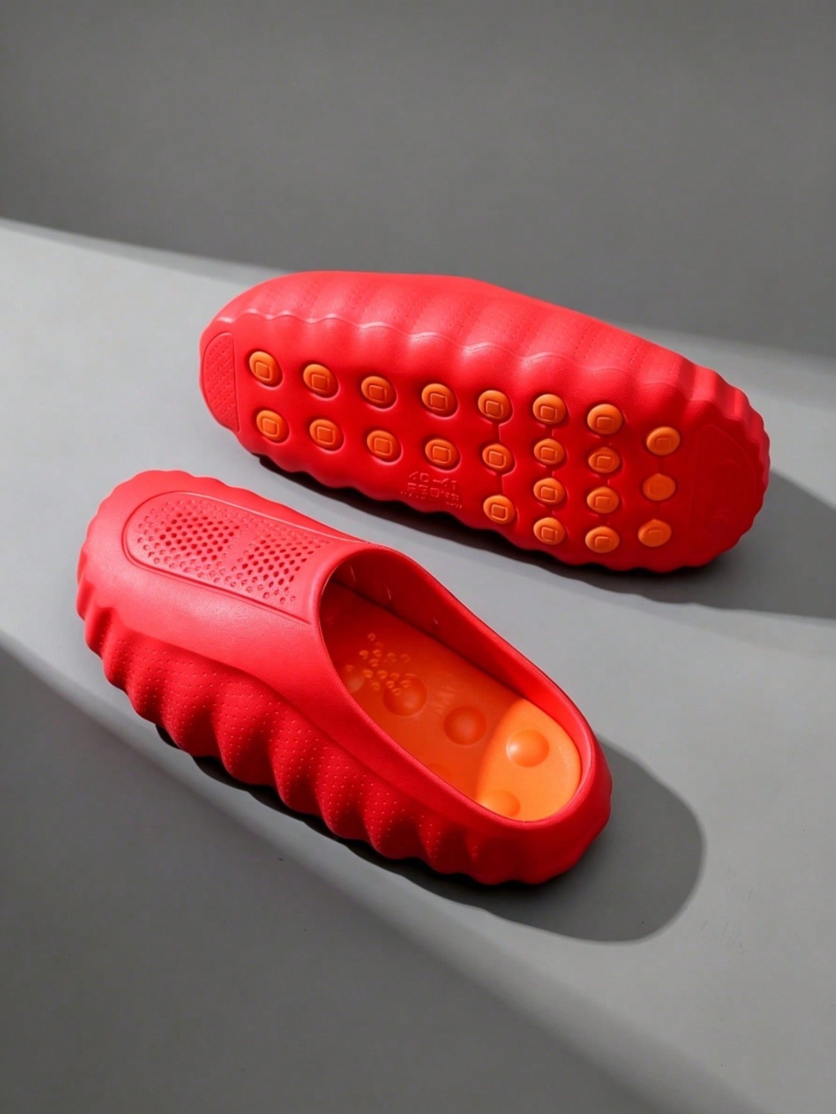 Mind 001 Men’s Closed-Toe Clogs, Lightweight Durable Construction, Ventilated Up