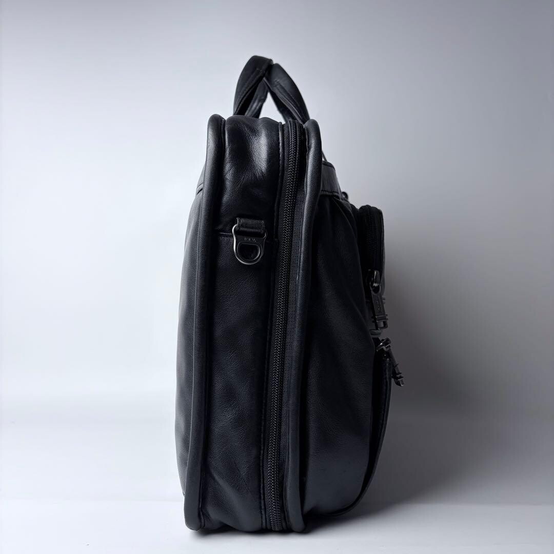 TUMI Black Leather Briefcase T-Pass A4 PC Pocket Business Bag 963516D4