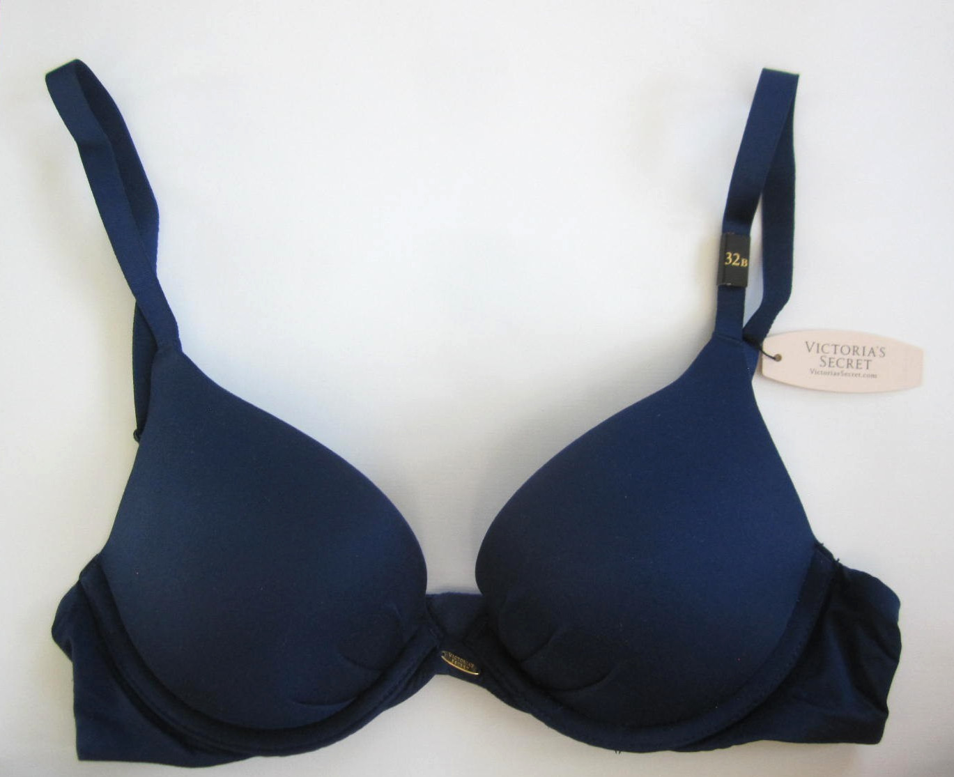 New with Tags – Victoria’s Secret Very Sexy Fabulous Push up Bra – Navy – 32B