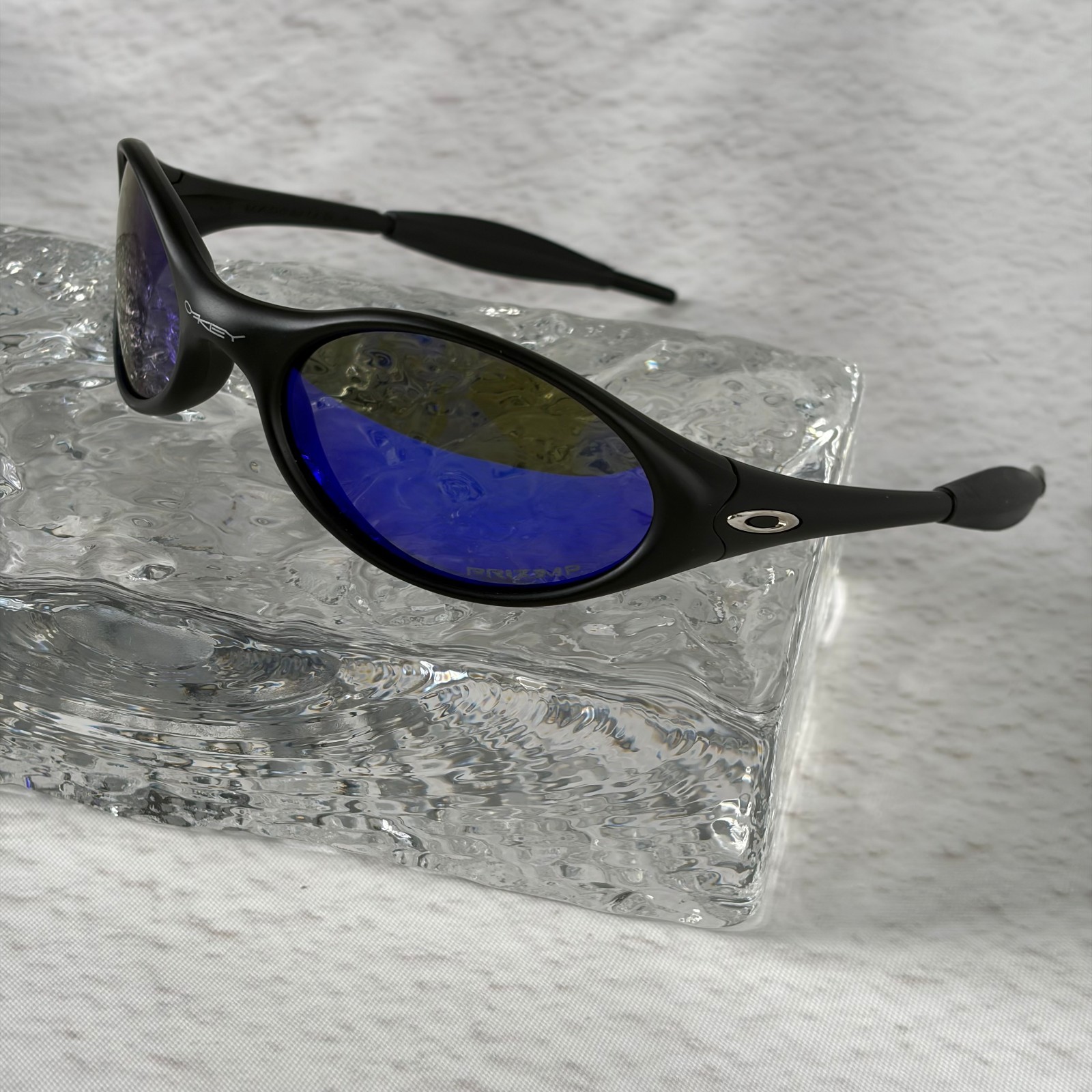 Vintage Oakley Minute Polarized Sunglasses Matte Black Frame Purple Blue Lens