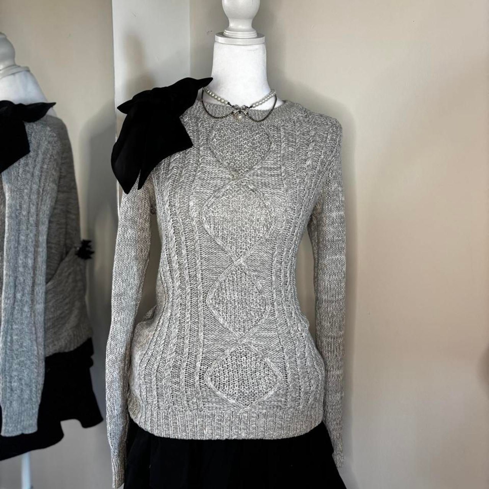Old Navy Gray Cable Knit Crewneck Sweater | Coquette Dark Academia | Size S
