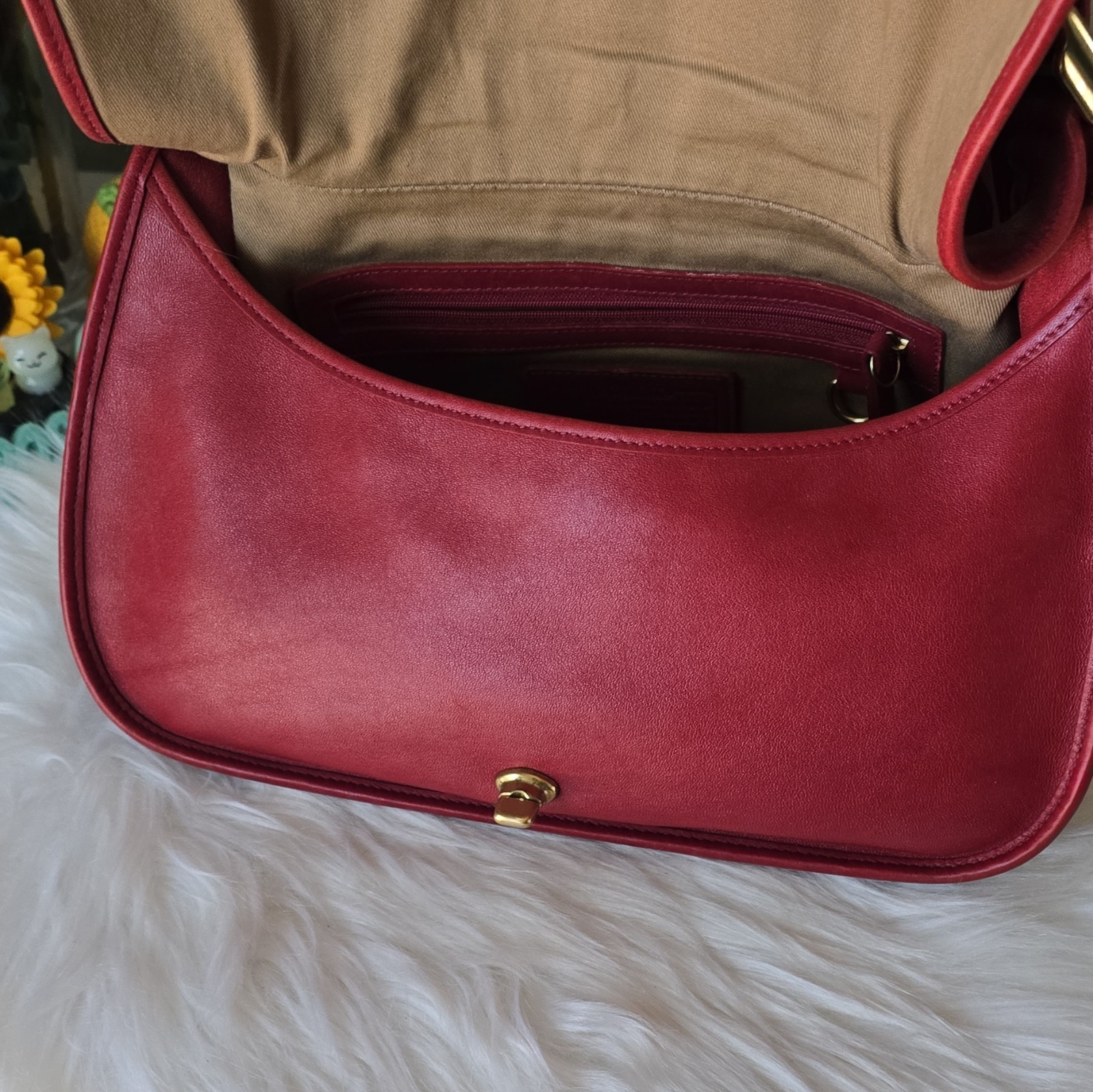 Coach Red Small Crescent Shoulder Bag Turn Lock Gold Hardware Hang Tag